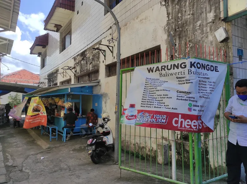 Warung Kongde Baliwerti Bubutan