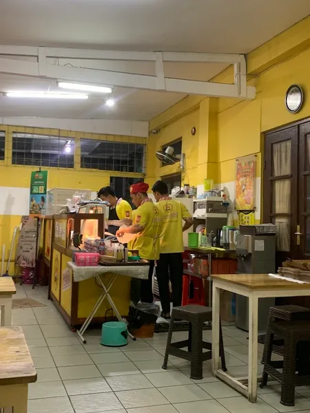 Ayam Gepuk Pak Gembus Koblen Bubutan