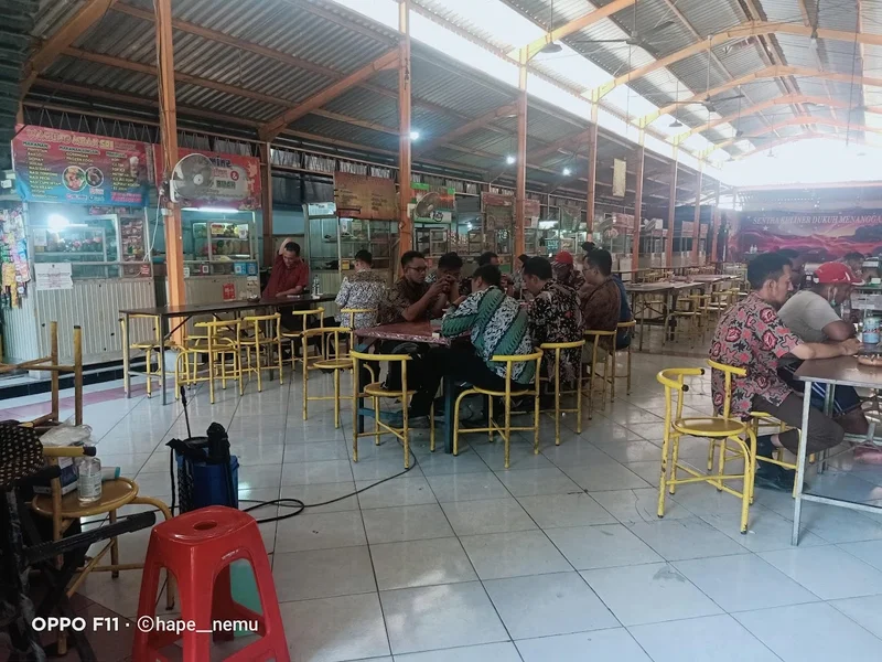Sentra Wisata Kuliner Dukuh Menanggal