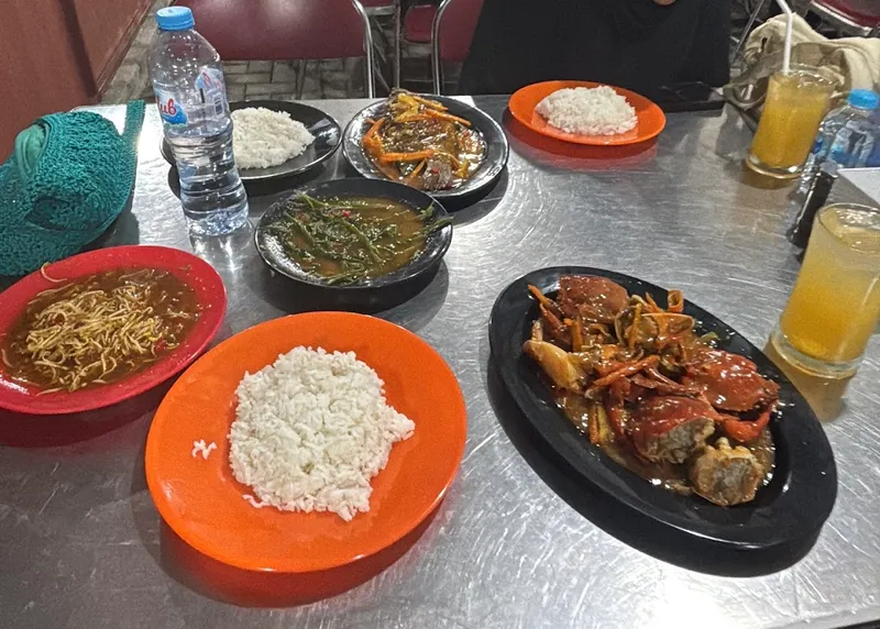 SEAFOOD "SEDAP MALAM"