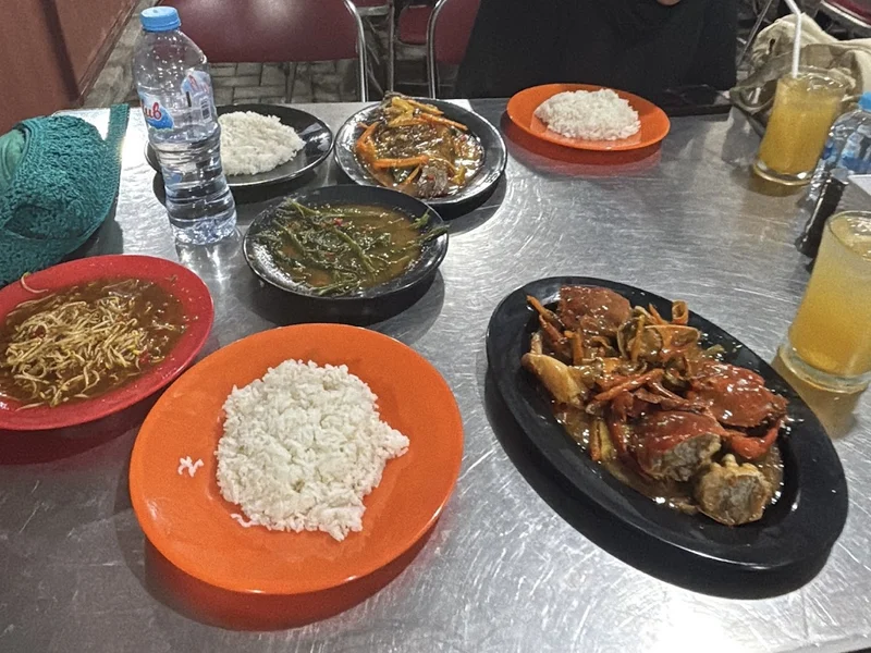 SEAFOOD "SEDAP MALAM"