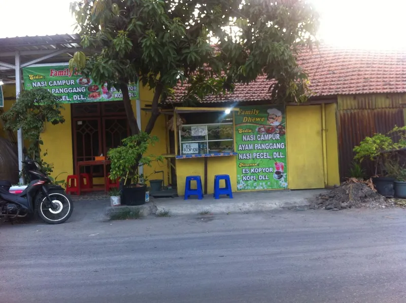 Warung Family Dhewe