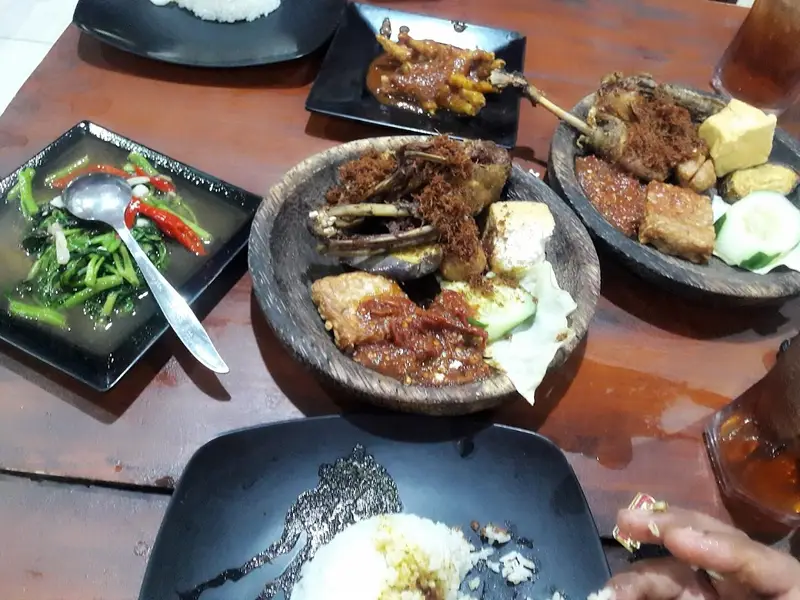 Sambalado Penyetan Zest Fried Chicken ZFC Kedinding