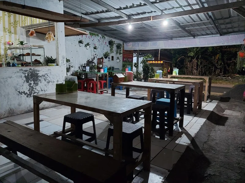 RUMAH MAKAN MBAK WIWIK