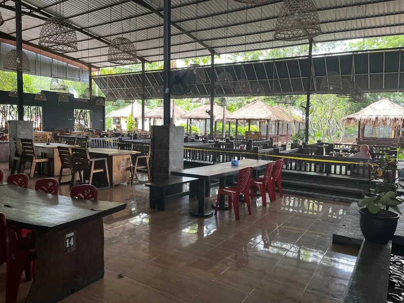 Warung Apung Rahmawati Lontar