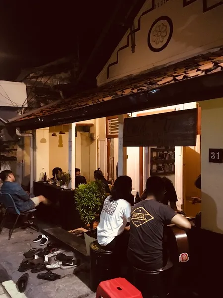 Omah Tua Coffee & Library