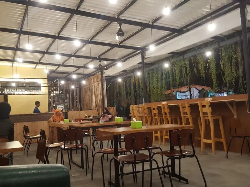 ASIX Café - Gayungsari Timur