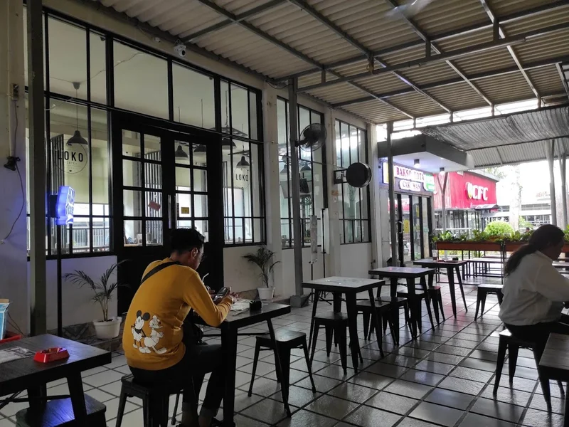 Loko Cafe Surabaya - Stasiun Gubeng Surabaya