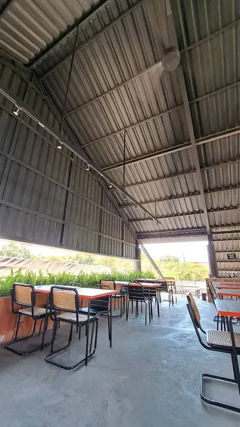 Akaia Eatery