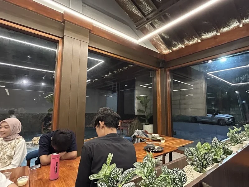 SMÉSTA Coffee & Dining