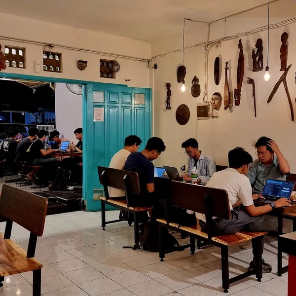 Rumah Cakra - Kopi Burger Pasta Nasi