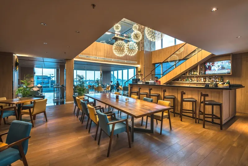 Deckside Lounge & Cafe