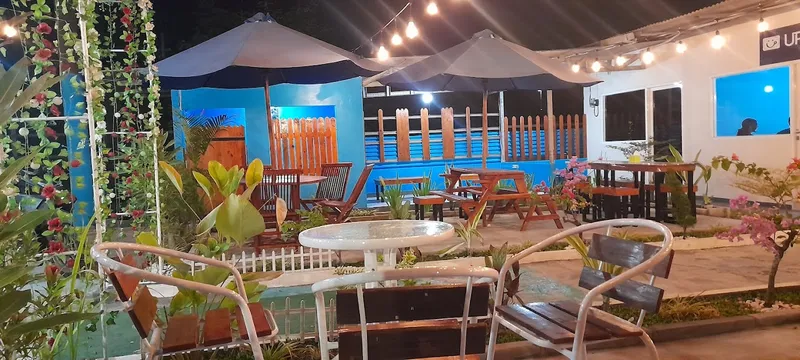 UPTREND Cafe & Resto