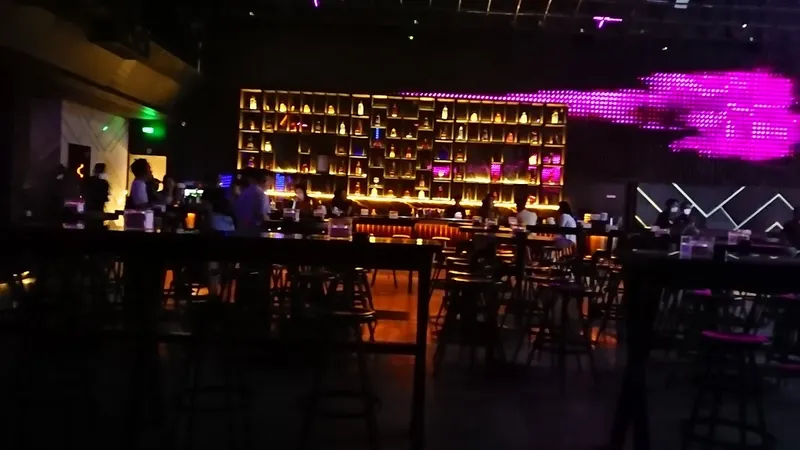 VERTIQUE CLUB
