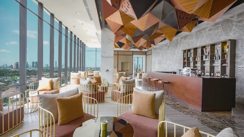 Whiz Luxe Hotel Spazio Surabaya