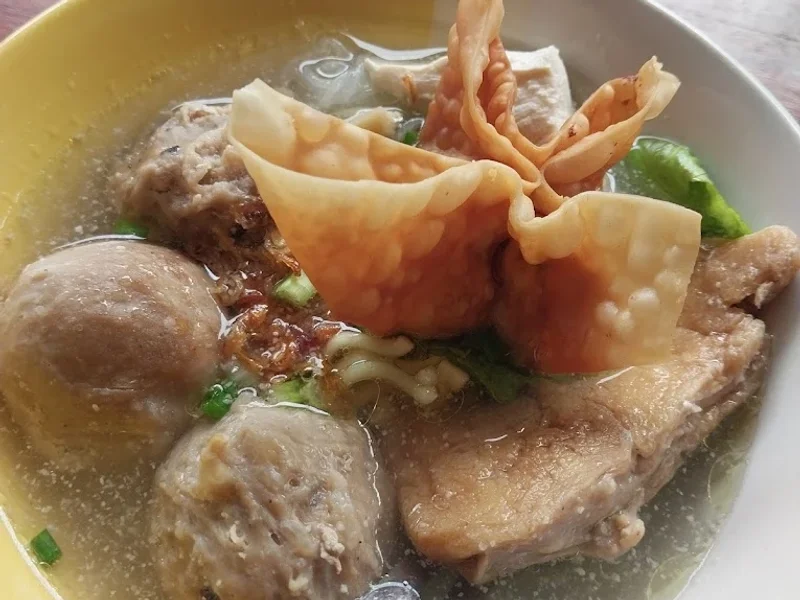 BAKSO DAN SOTO DAGING GUNUNG ANYAR
