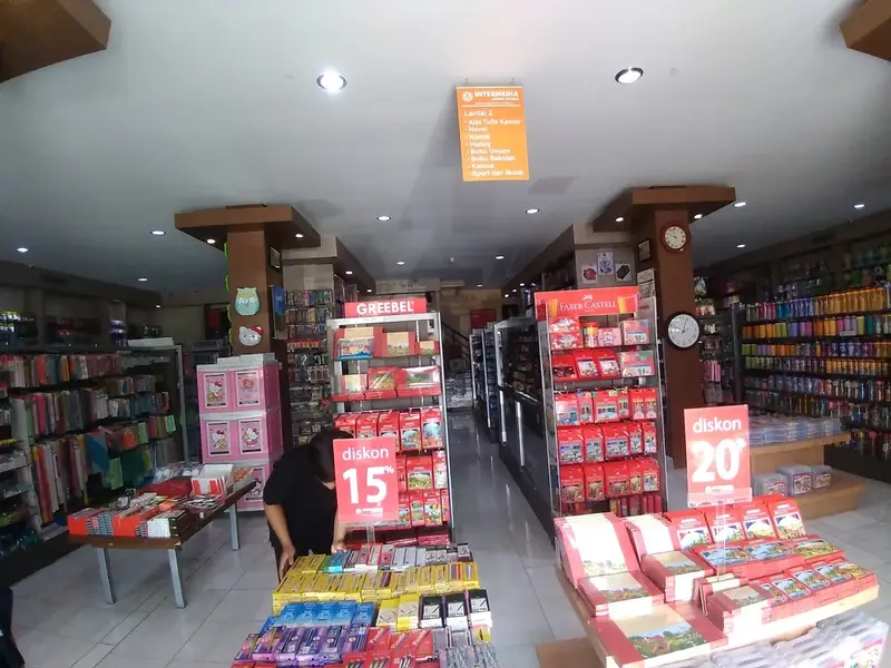 Intermedia BookStore Plus Buaran