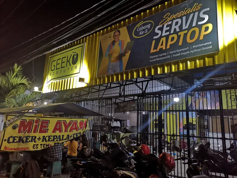 GEEKO Komputer One stop service laptop Cabang Kampus UPN Rungkut