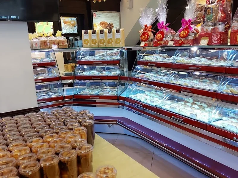 Holland Bakery Pondok Gede