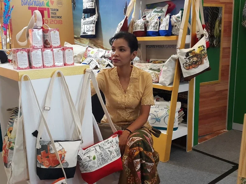 Oleh oleh Khas Jakarta AiU Craft dan Kursus Menjahit untuk anak dan dewasa