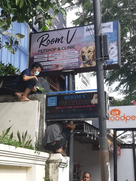 Room V Petshop & Klinik