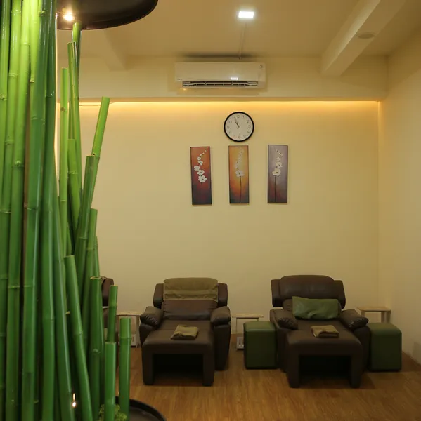 PARADISE Family Reflexology & Spa, Buaran