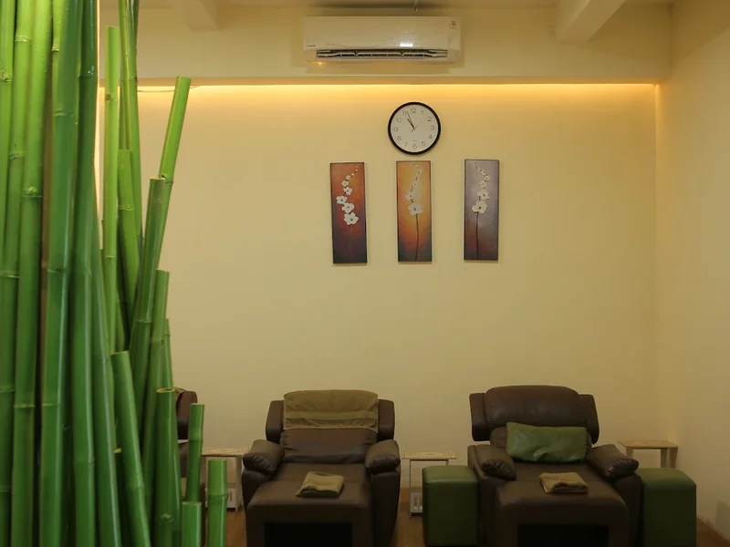 PARADISE Family Reflexology & Spa, Buaran