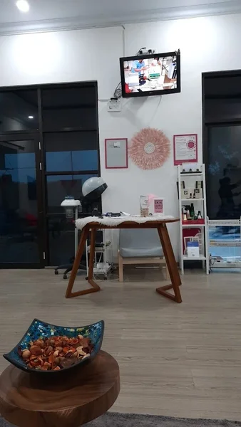 Scissors House of Beauty & Spa