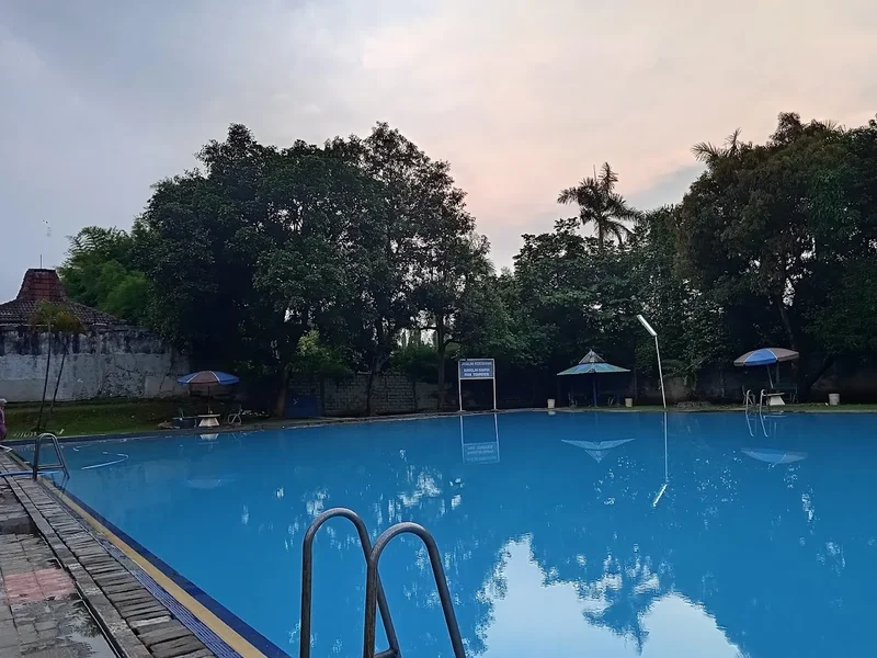 Kolam Renang Halim Perdanakusumah
