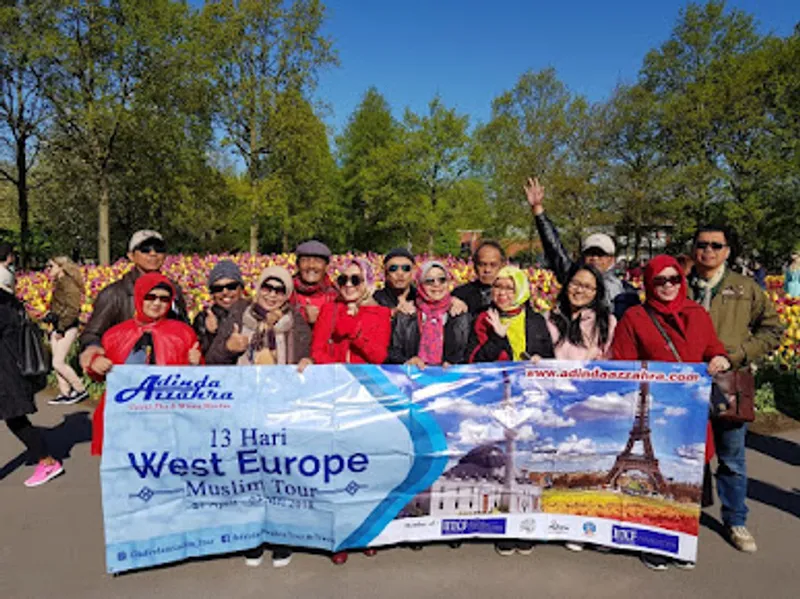 PT. Putri Adinda Pratama Wisata (Adinda Azzahra Tour & Travel)