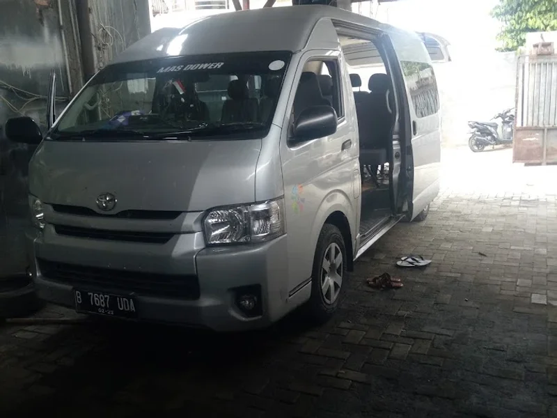 Sewa Mobil Jakarta Hadi Rentcar