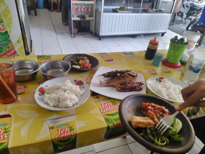 Sidowareg Penyetan & Ikan Bakar
