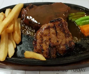 restoran steak di Manyar Sabrangan Surabaya