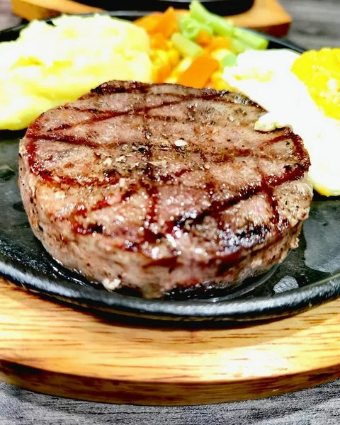 D'nine Steak