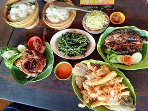 restoran ikan bakar di Lidah Kulon Surabaya