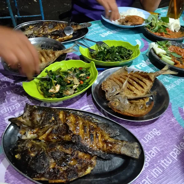 Depot Cak Roel Ikan Bakar
