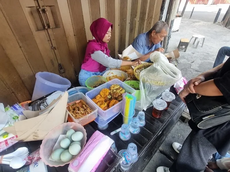 Nasi Pecel Surabaya Bu Ningrum
