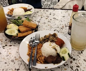 tempat sarapan di Gubeng Surabaya