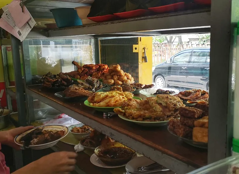 Warung Kuning - Kalibokor