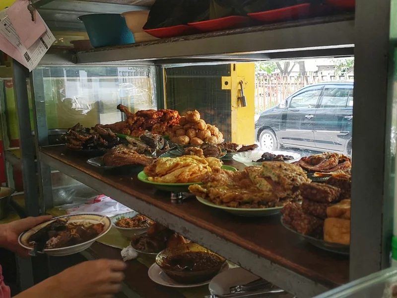 Warung Kuning - Kalibokor