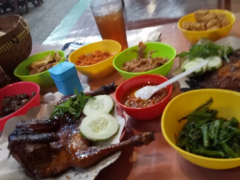 AYAM BAKAR PAK 'D' MULYOSARI