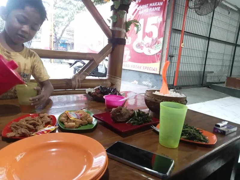 Ayam Bakar Pak D - Kenjeran