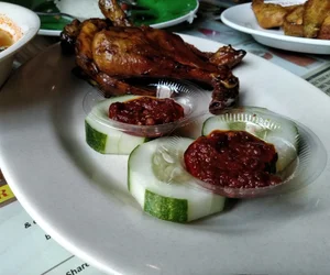 tempat makan ayam bakar di Semolowaru Surabaya