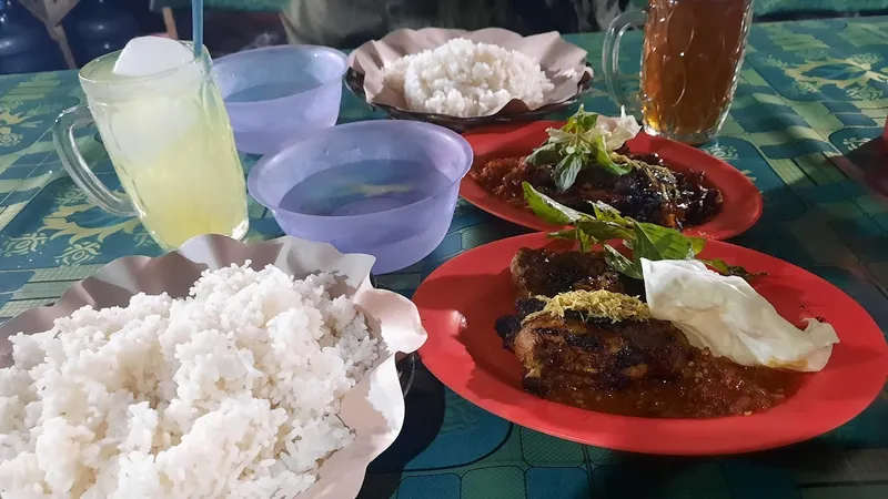 Ayam Bakar MAK'NI