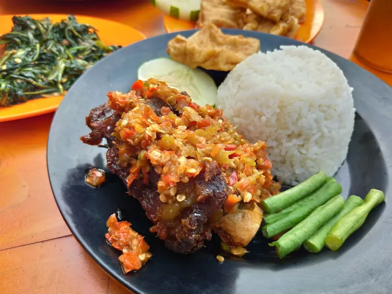Nelongso ketintang