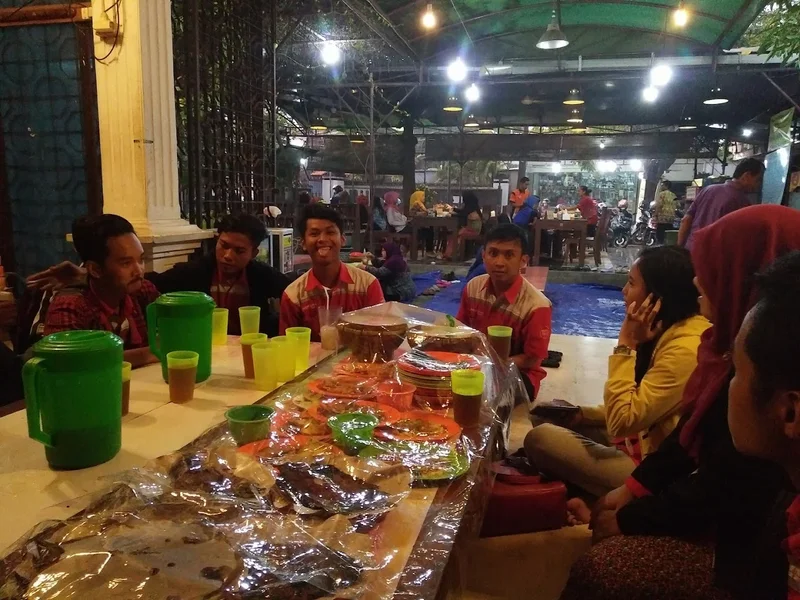 Ayam Bakar Pak D - Ketintang 1