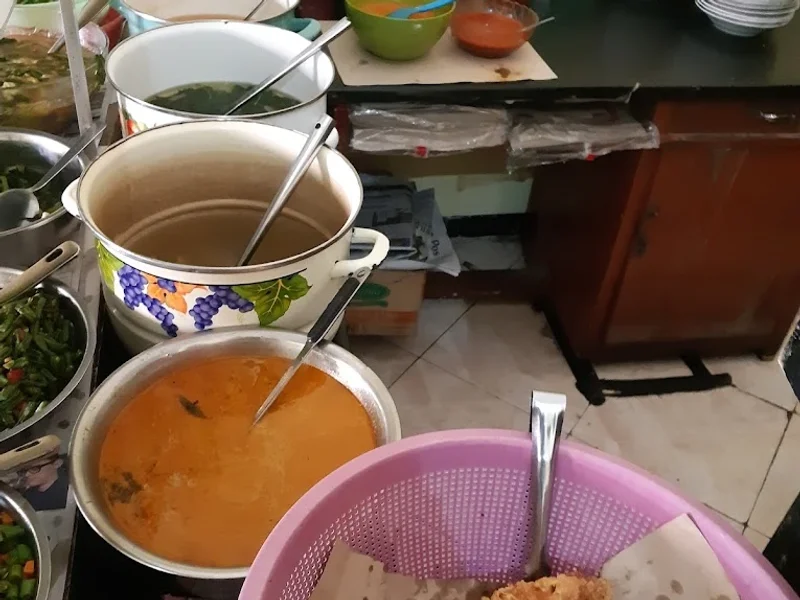 Warung Kuning Bu Noer