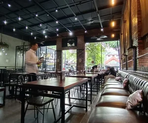 restoran mie di Dukuh Menanggal Surabaya