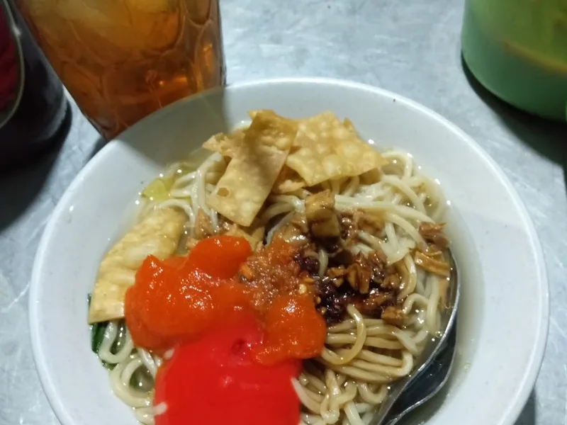 Mie ayam pak har. Mie ayam paling lawas