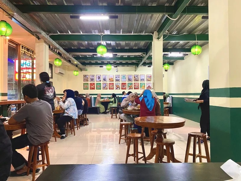 Toko Bakmie Saudagar Dharmawangsa